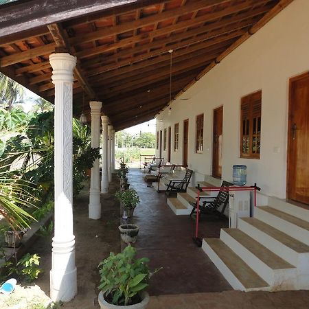 Yoho Hotel Arugambay Beach Inn Arugam Kudah Eksteriør bilde