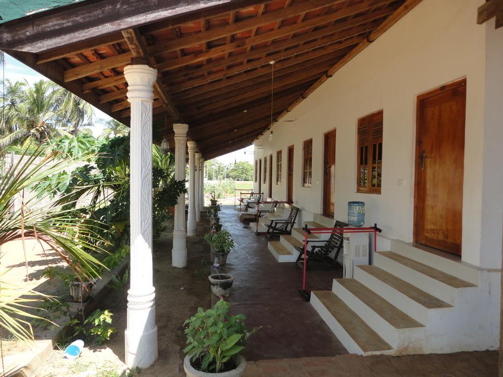 Yoho Hotel Arugambay Beach Inn Arugam Kudah Eksteriør bilde