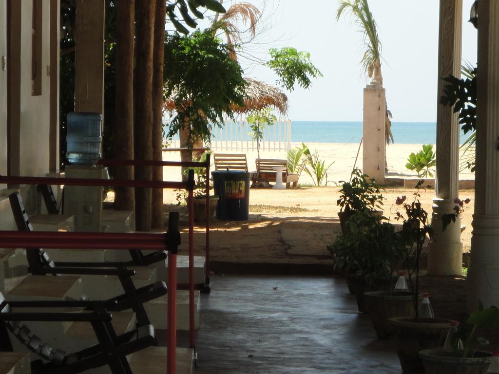 Yoho Hotel Arugambay Beach Inn Arugam Kudah Eksteriør bilde